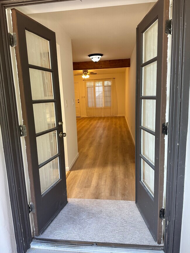 Building Photo - 1449 E Highland Ave