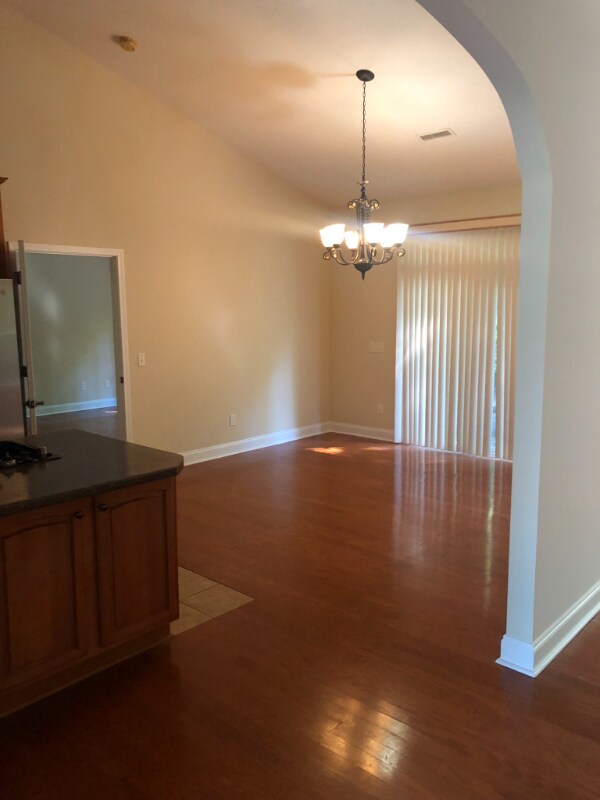 Building Photo - 5604 Warrendale Ct S