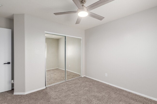 Building Photo - 3012 S 101st Dr