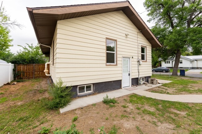 Building Photo - 2526 1st Ave N