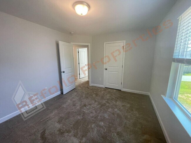 Building Photo - Lovely 4 Bedroom 2-Car Garage Home with Guest Suite in Main Level @ Sierra Heights, Clayton, Avai...