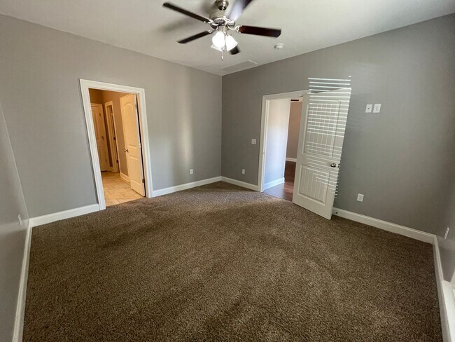 Building Photo - 4BD/4.5BA FOR RENT