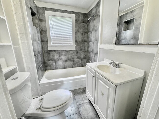 Building Photo - 478 Dixie Rd