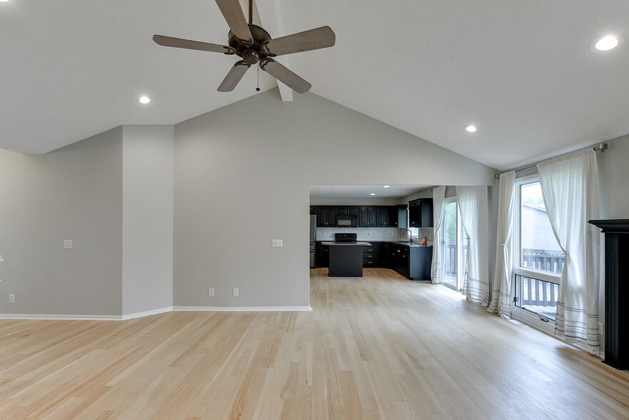 Building Photo - 15327 Parker Cir