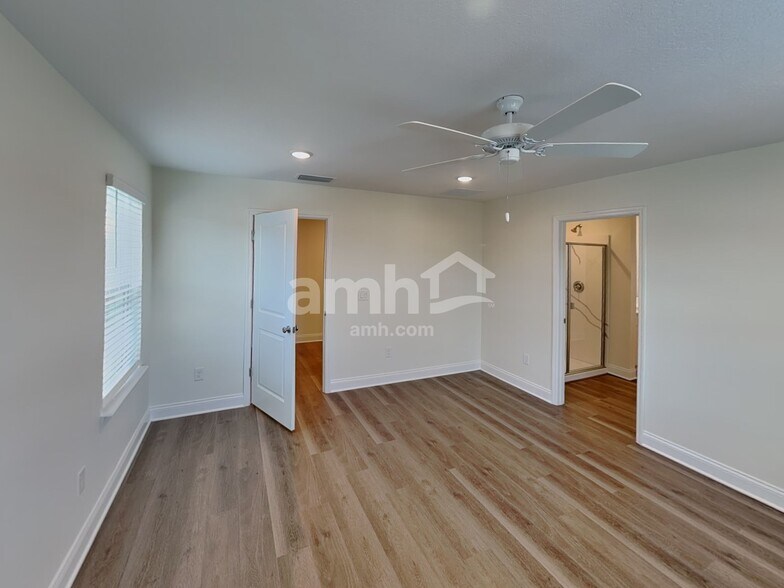 Building Photo - 5678 Oesterle Rd