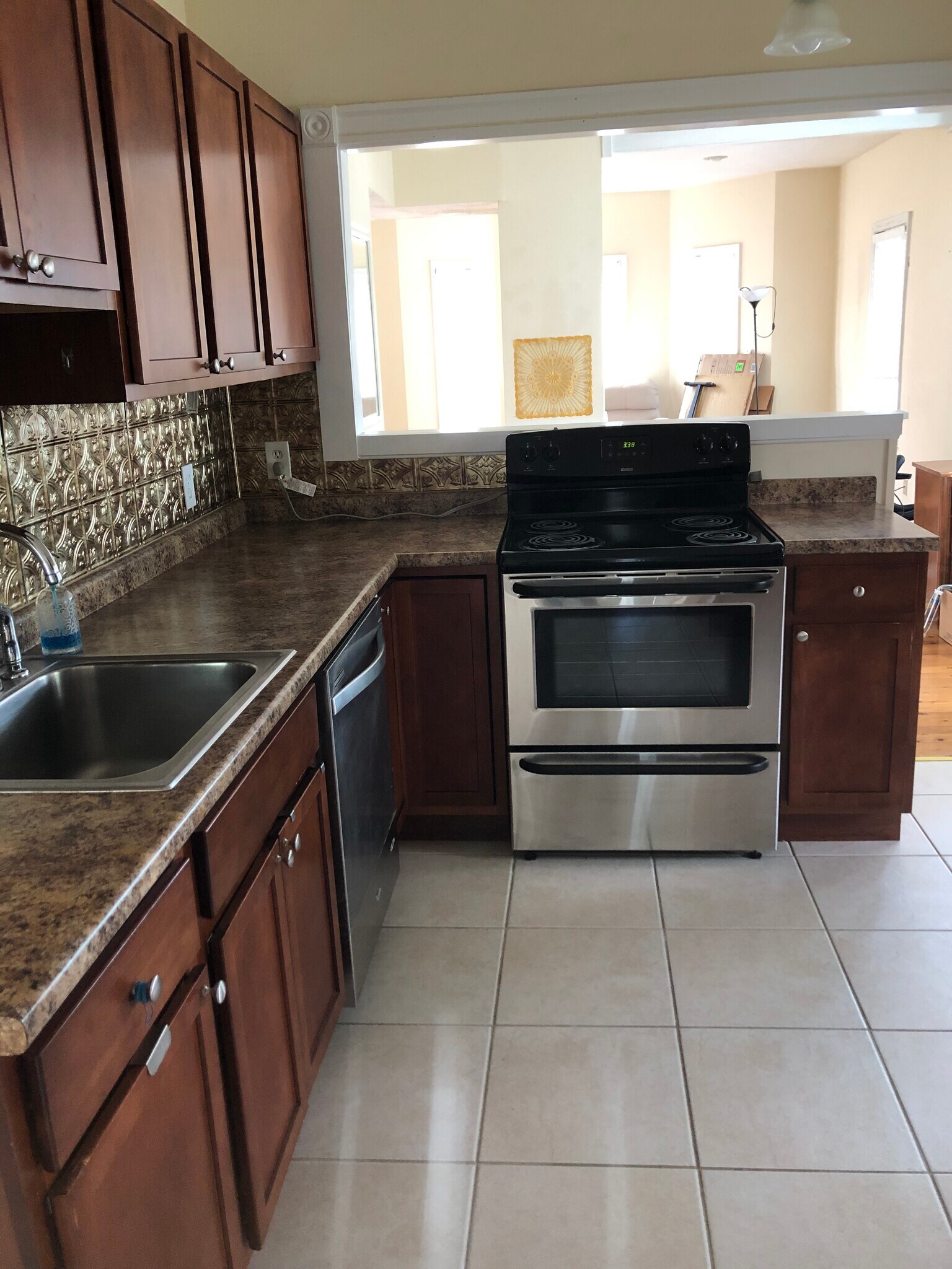 Kitchen looking out into dining room and living room - 829 Princeton Blvd