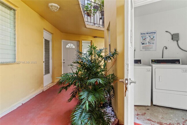 Building Photo - 18630 NE 18th Ave