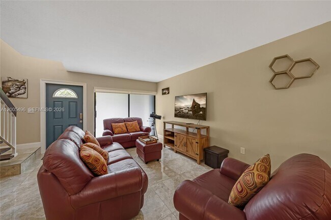 Building Photo - 10535 SW 154th Ct