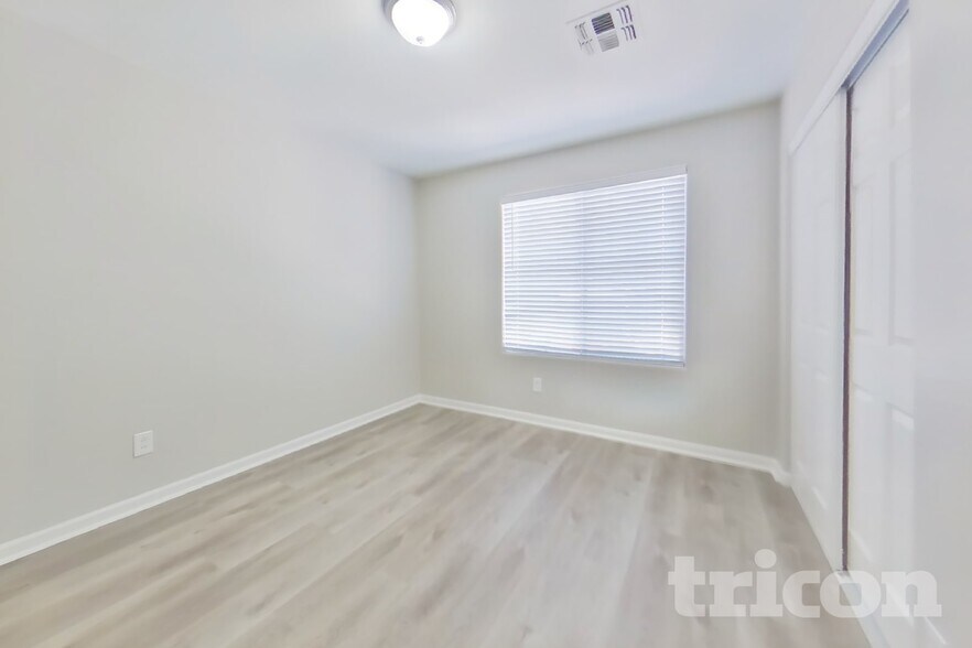 Building Photo - 13409 N 127th Dr