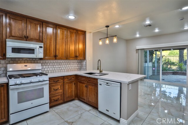 Building Photo - 176 Cll Renata