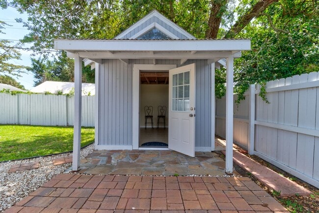 Building Photo - 2/1 Ormond Beachside Bungalow