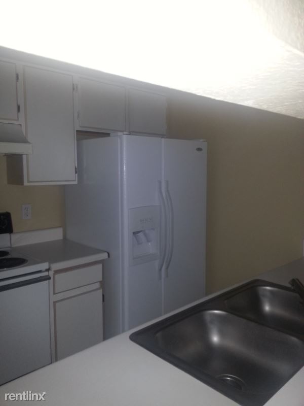 Building Photo - 3 br, 2 bath Townhome - 2396 Tina Dr