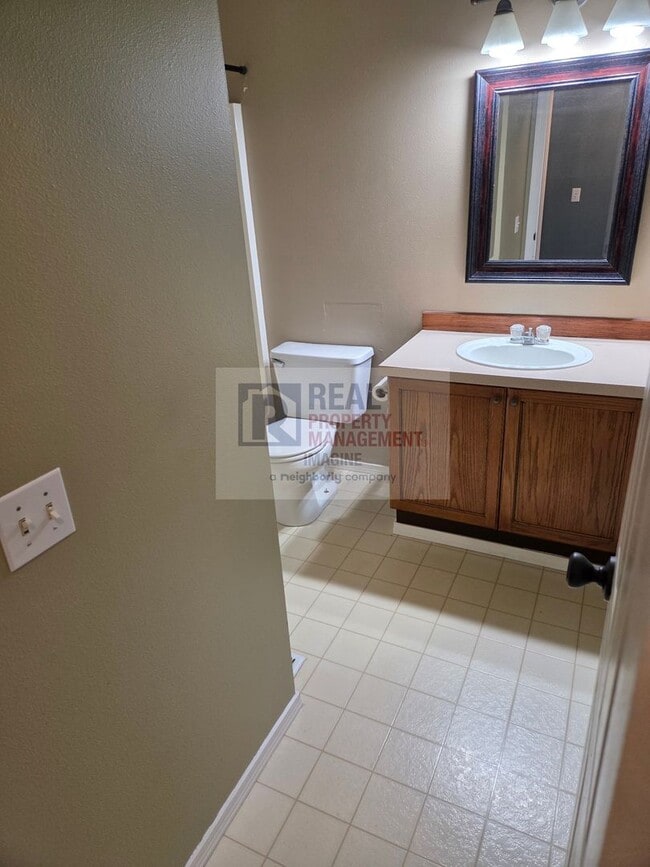 Building Photo - Check out this wonderful 3.0 bedroom, 2.0 ...