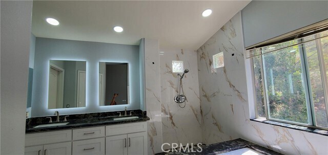 Building Photo - 8226 E White Fir Ln