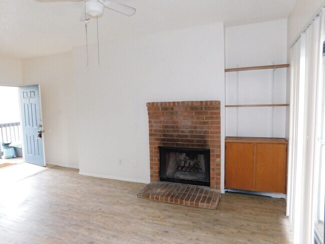 Building Photo - 2509 W Slaughter Ln