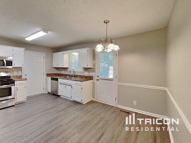Building Photo - 1526 Amberwood Cir