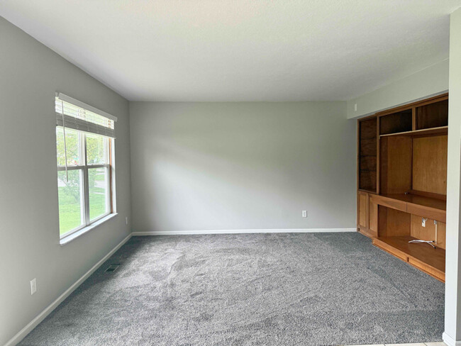 Building Photo - 101 Barry Knoll Dr