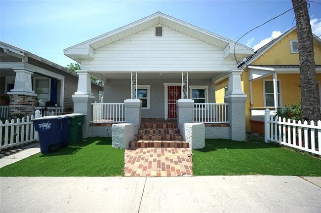 Primary Photo - 2546 W Main St