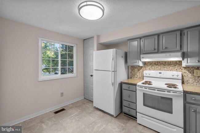 Building Photo - 6832 Heatherway Ct
