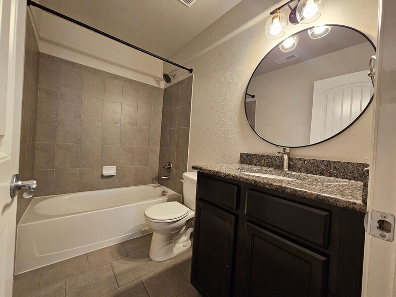 Building Photo - 13256 Park Meadows Dr