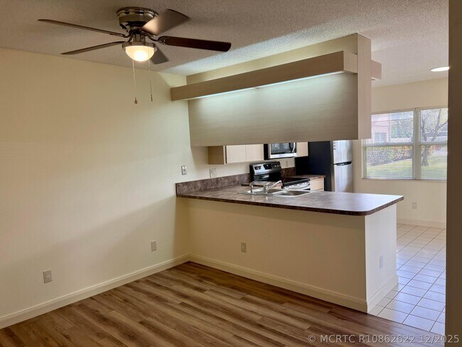 Building Photo - 3119 Kingston Ct
