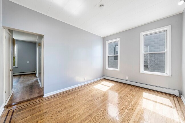 Building Photo - 816 20th St