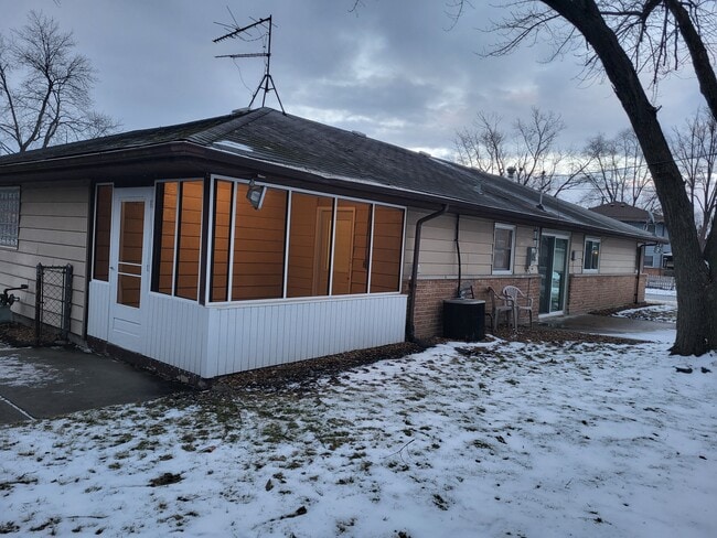 Building Photo - 517 Lakewood Blvd