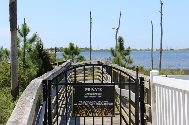 Building Photo - 4 Bedroom in Waterfront Subdivision!