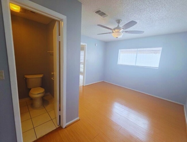 Building Photo - 10919 Pigeonwood Dr