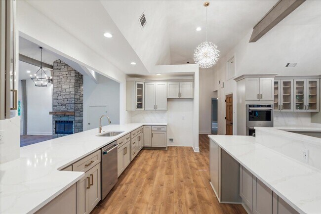 Building Photo - 439 Barbara Ln