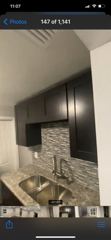 Building Photo - 652 NE Congress Ave