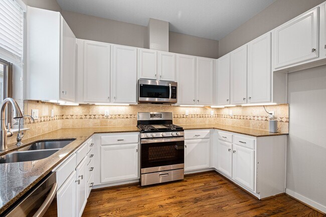 Building Photo - 1102 Patterson St