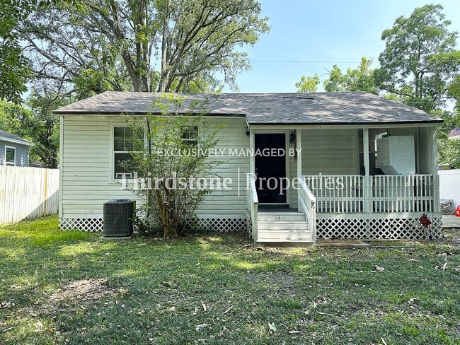 Building Photo - 2748 Gilmore St