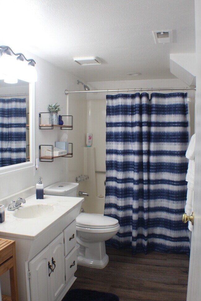 Building Photo - 7650 Conifer Dr