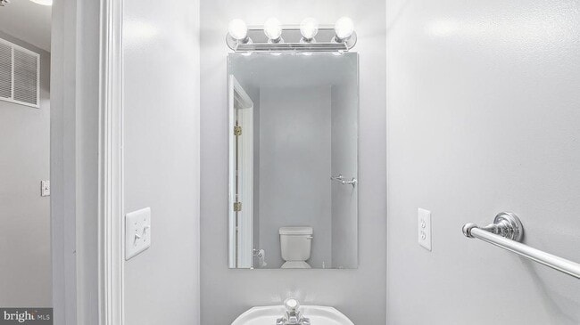 Building Photo - 14101 Kathleen Ln