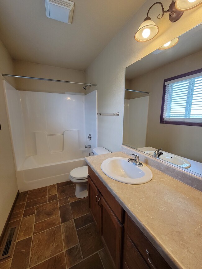 Building Photo - 2224 Bluegill Ave