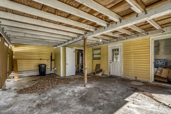 Building Photo - 315 Acacia St