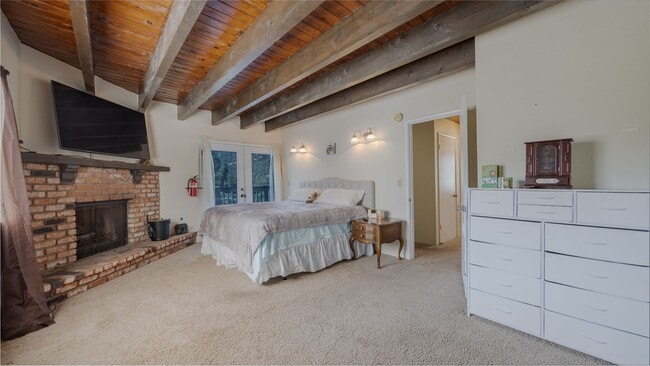 Building Photo - 4 Bedroom 2 Bath Level Entry Home