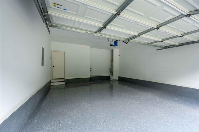 Building Photo - 1245 S Bethany Creek Dr