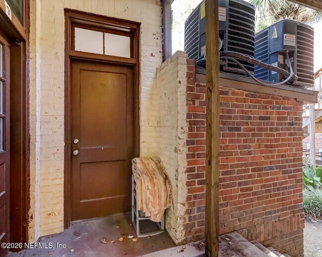 Building Photo - 1020 Stockton St