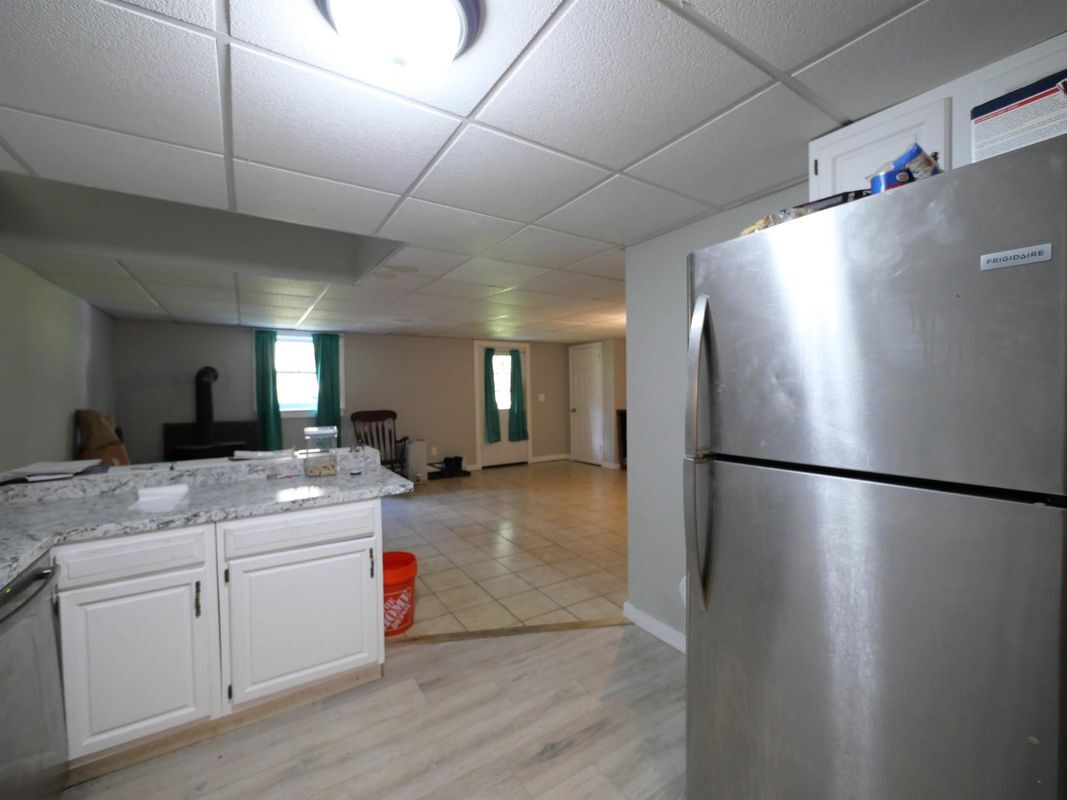 Building Photo - 85 Sylvan Ridge Rd