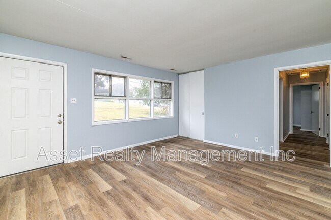 Building Photo - 4520 Nicholas Rd NW