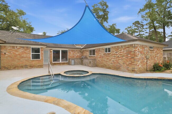 Building Photo - 15215 Parkville Dr