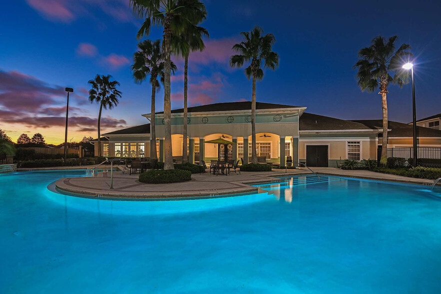 Primary Photo - Villas at Gateway