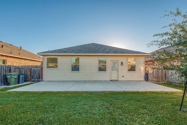 Building Photo - 5207 Chester Springs Ln