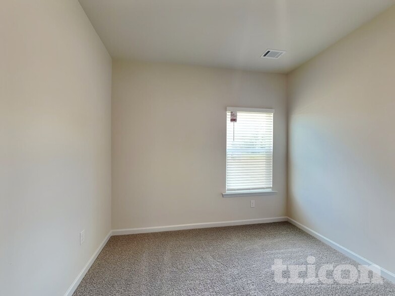 Building Photo - 299 Limestone Cir