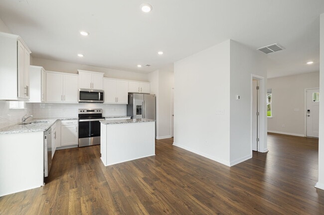 Building Photo - 206 Marathon Ln