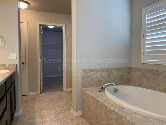 Building Photo - 8885 Vanderwood Rd