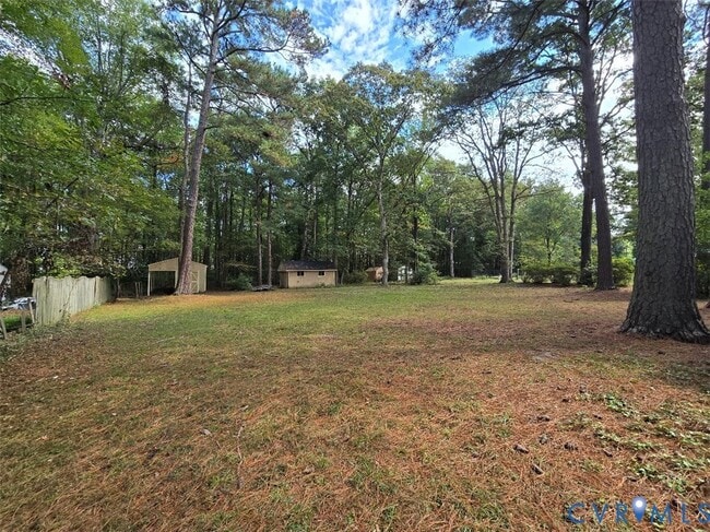 Building Photo - 2813 Clarendon Dr