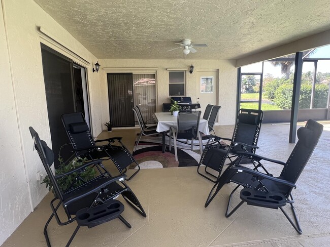 Building Photo - 9775 Sun Pointe Dr